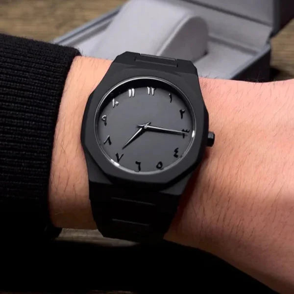 Повседневные кварцевые часы с арабскими цифрами
