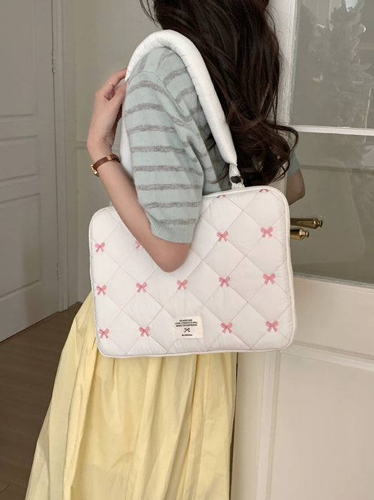 Сумка для ноутбука с вышитым бантом