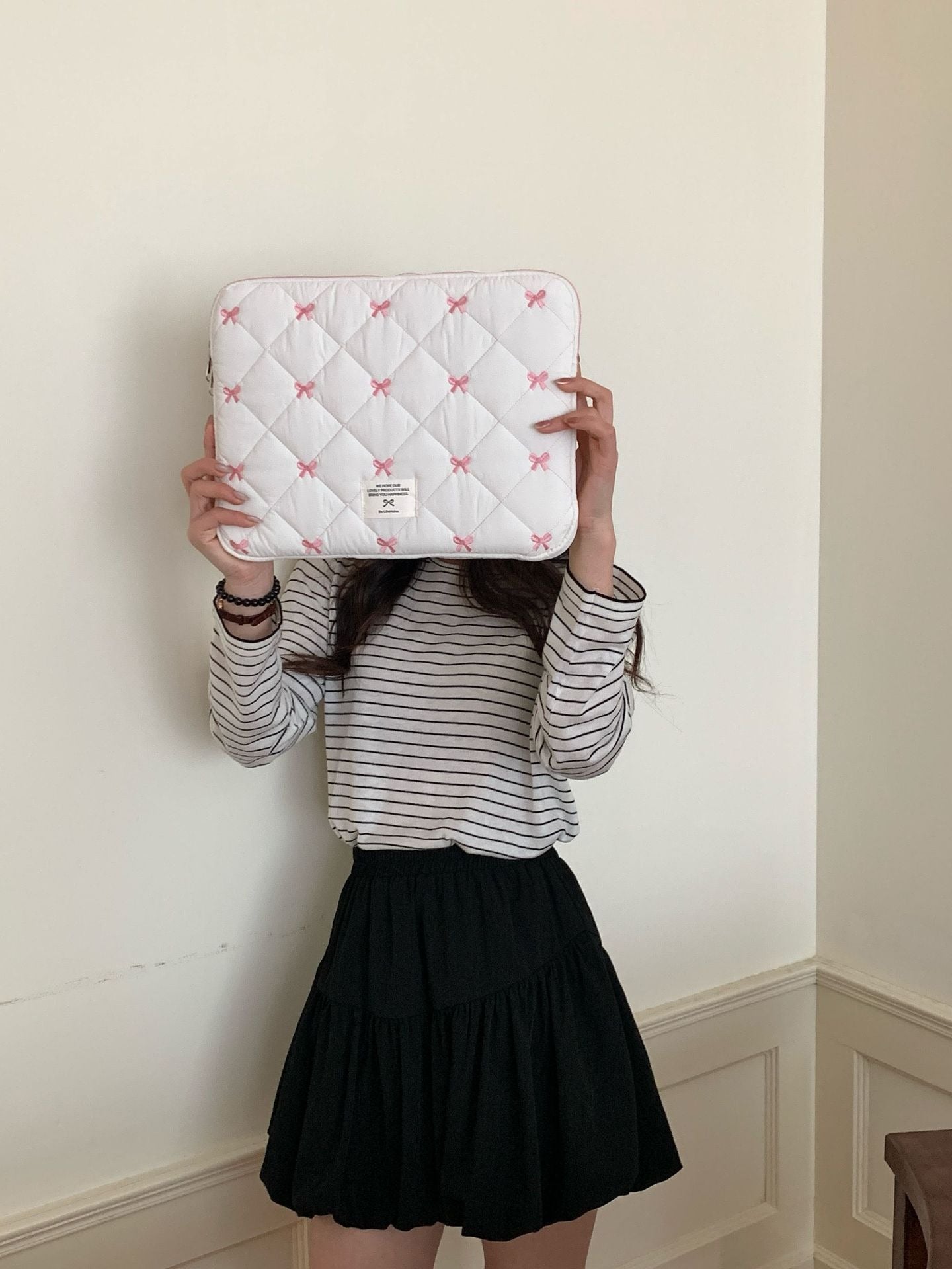 Сумка для ноутбука с вышитым бантом