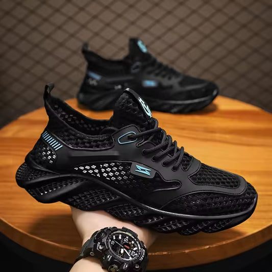 Спортивные кроссовки Black Tech с глубоким протектором
