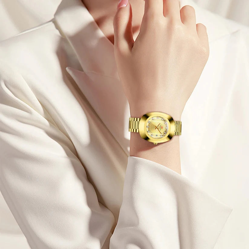 Женские роскошные часы с инкрустацией стразами